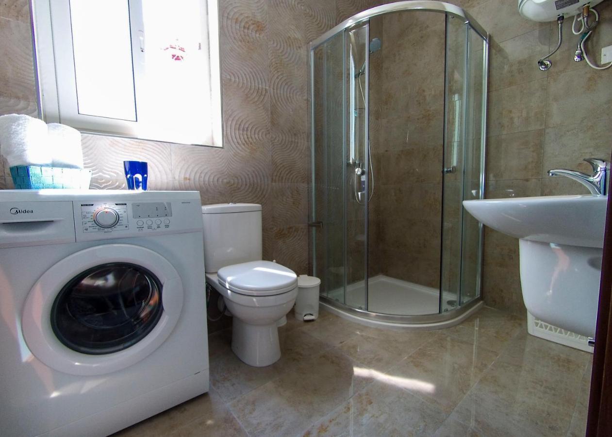F12 Room 2, Private Room Two Single Beds Privated Bathroom In Shared Flat Msida Kültér fotó