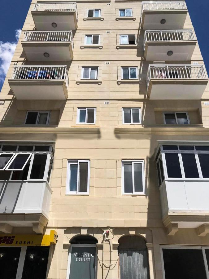 F12 Room 2, Private Room Two Single Beds Privated Bathroom In Shared Flat Msida Kültér fotó