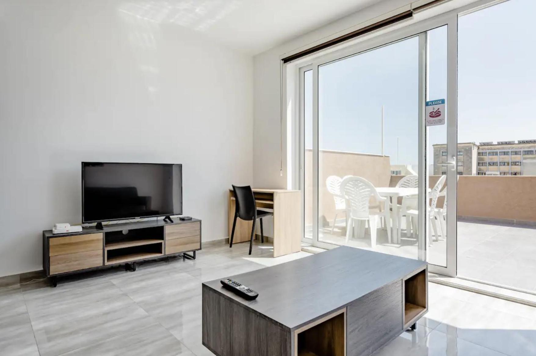 F12 Room 2, Private Room Two Single Beds Privated Bathroom In Shared Flat Msida Kültér fotó