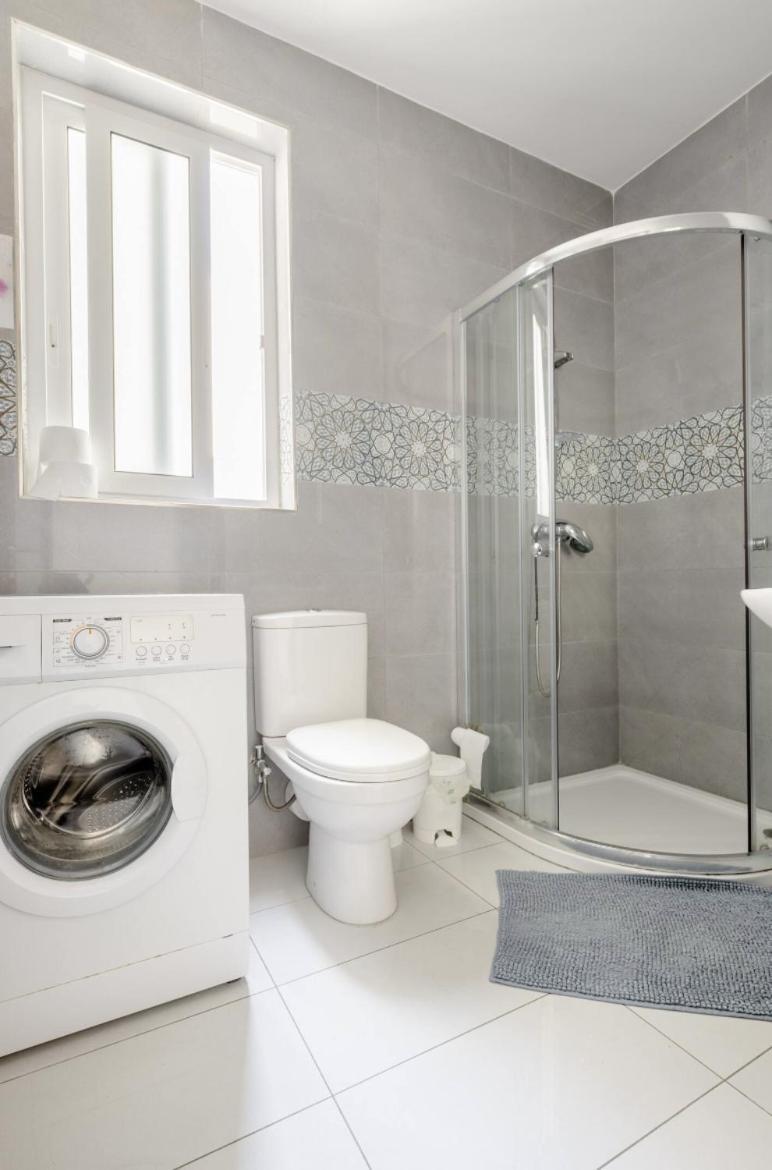 F12 Room 2, Private Room Two Single Beds Privated Bathroom In Shared Flat Msida Kültér fotó