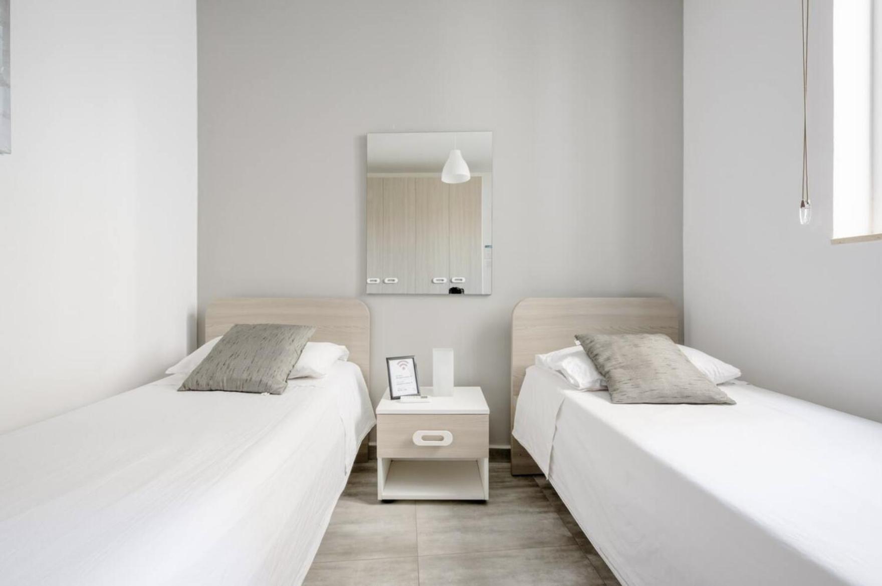 F12 Room 2, Private Room Two Single Beds Privated Bathroom In Shared Flat Msida Kültér fotó